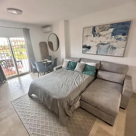 Coastal Apartment-sleeps 5 Pool Garden Acon Freep Estepona