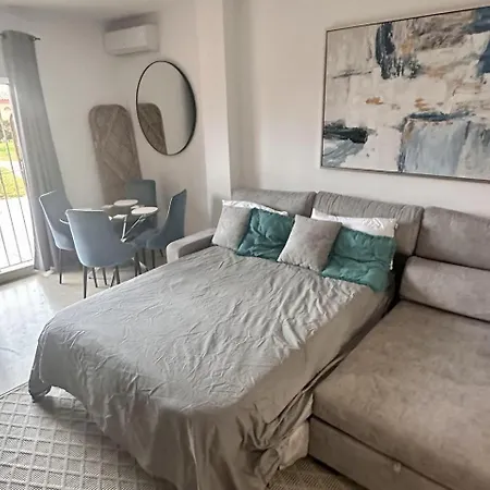 Coastal Apartment-sleeps 5 Pool Garden Acon Freep *