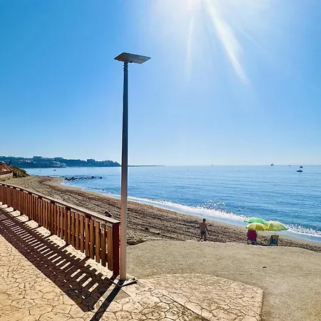 Coastal Apartment-sleeps 5 Pool Garden Acon Freep 公寓 埃斯特波纳
