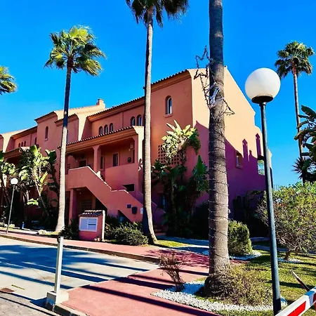 Coastal Apartment-sleeps 5 Pool Garden Acon Freep 公寓 *