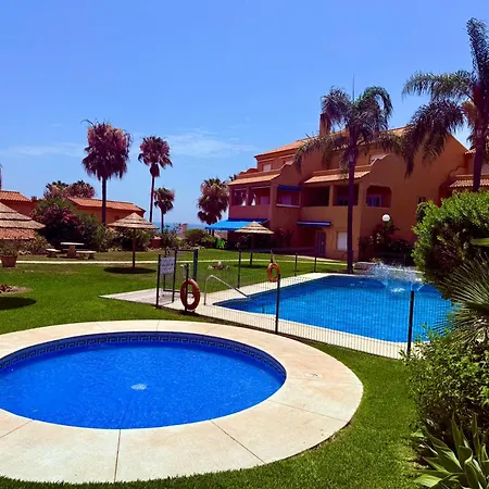 Coastal Apartment-sleeps 5 Pool Garden Acon Freep * 埃斯特波纳