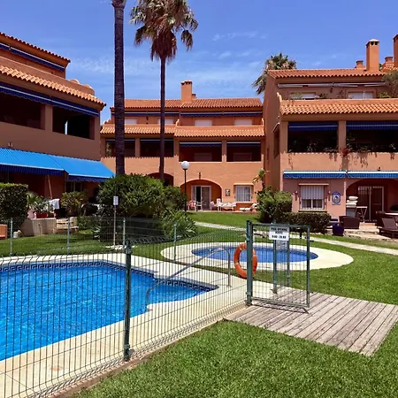 公寓 Coastal Apartment-sleeps 5 Pool Garden Acon Freep 埃斯特波纳