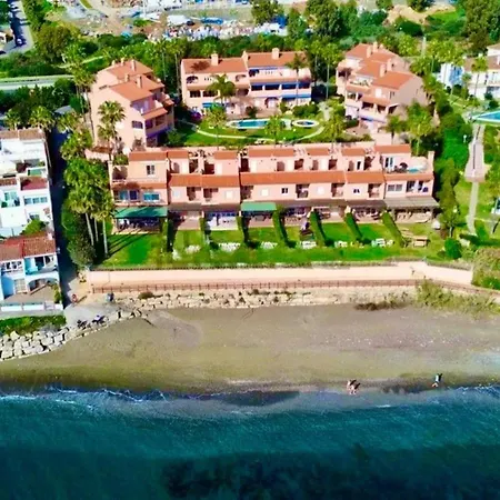 Coastal Apartment-sleeps 5 Pool Garden Acon Freep 埃斯特波纳