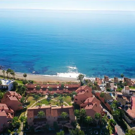 Coastal Apartment-sleeps 5 Pool Garden Acon Freep 公寓 *