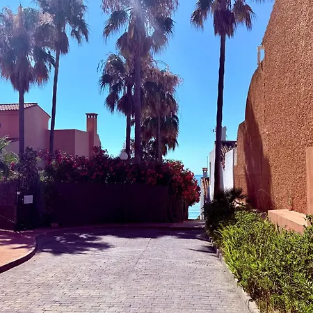 Coastal Apartment-sleeps 5 Pool Garden Acon Freep * 埃斯特波纳